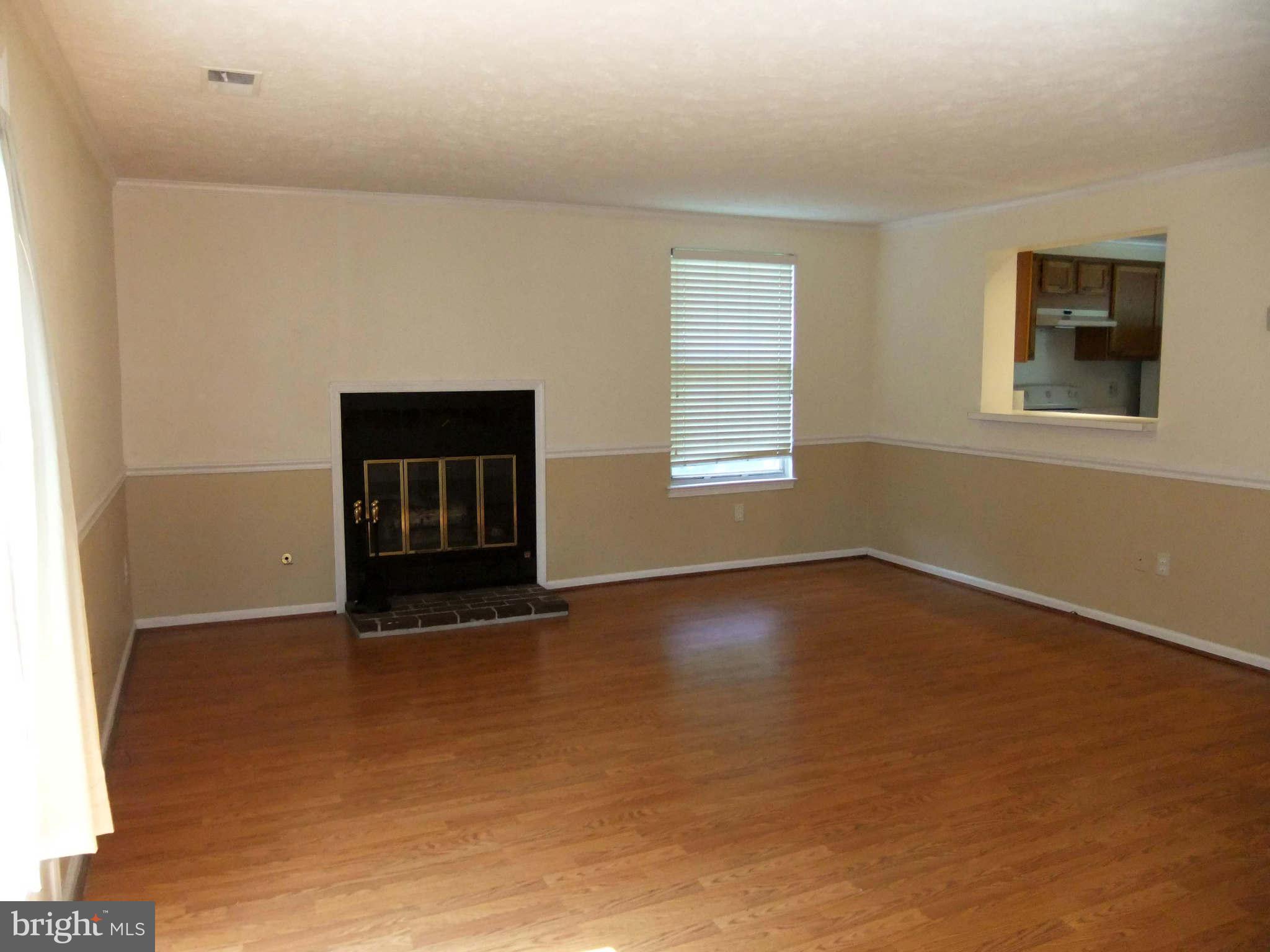 7499 Lone Star Road Lorton, VA 22079 - Photo 4 of 17 Living Room