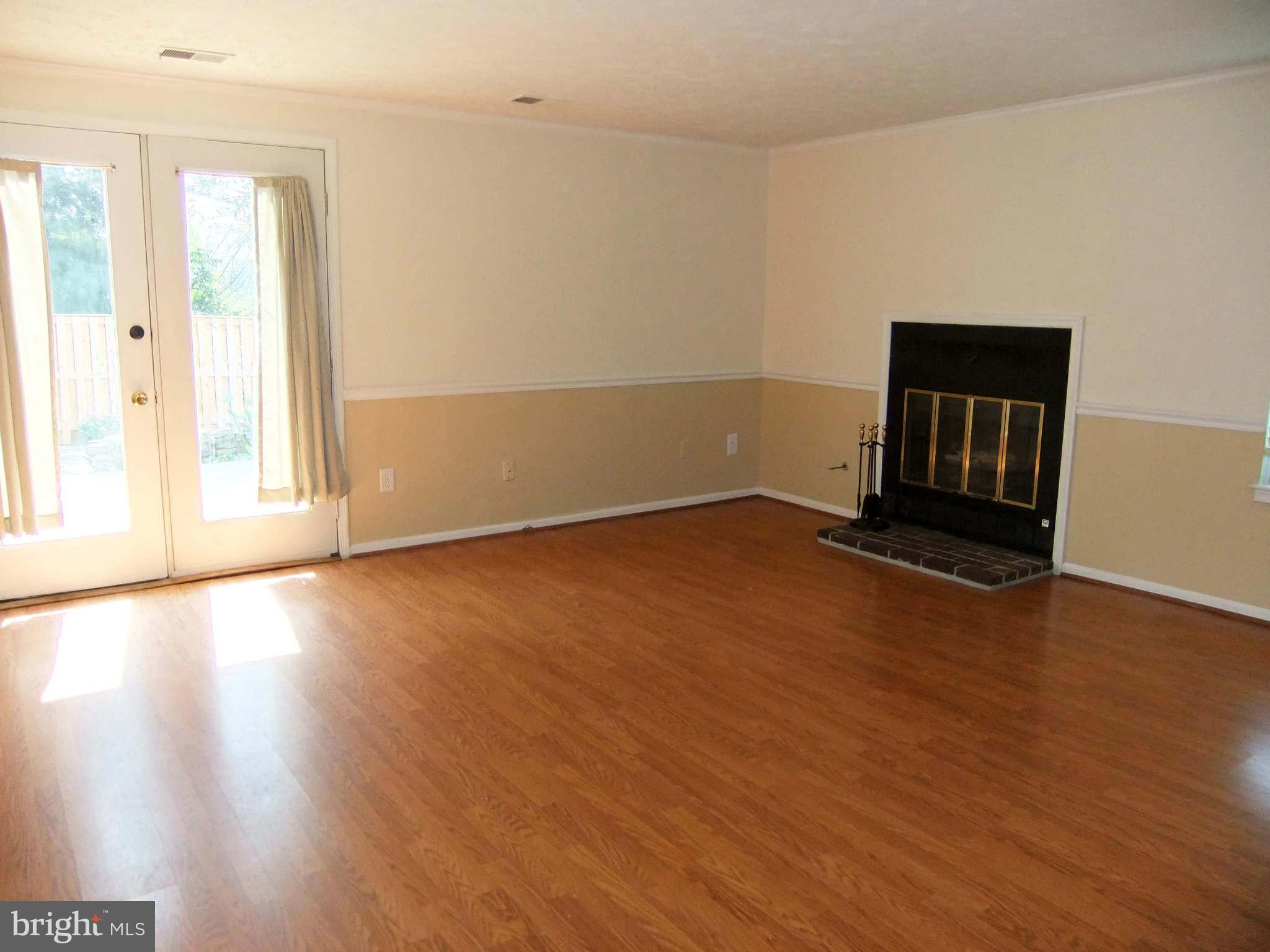 7499 Lone Star Road Lorton, VA 22079 - Photo 5 of 17 Living Room