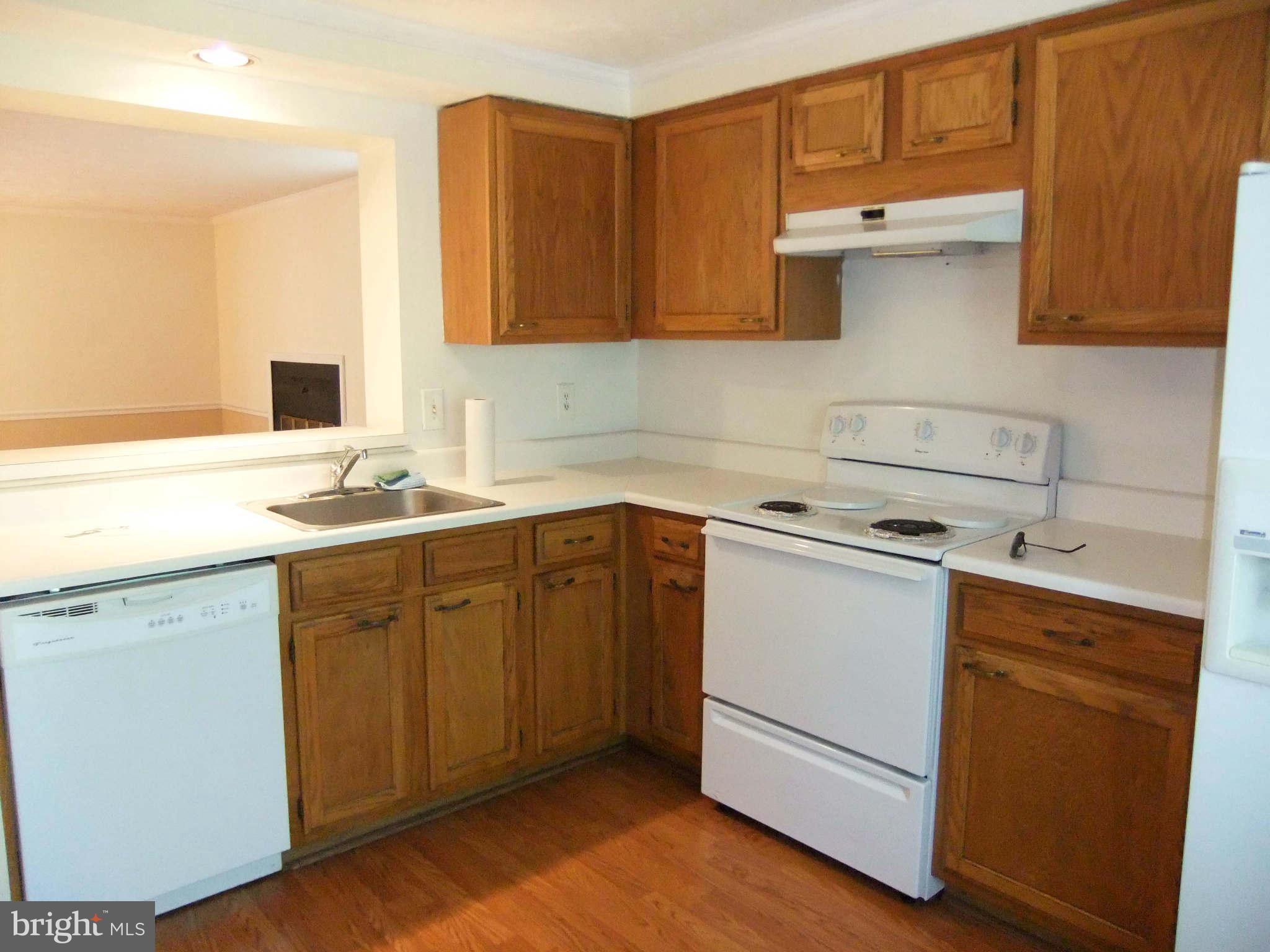 7499 Lone Star Road Lorton, VA 22079 - Photo 6 of 17 Kitchen