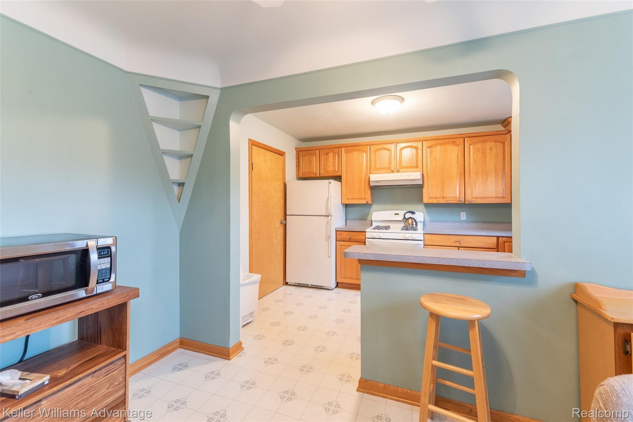 11099 Levan Road Livonia, MI 48150 - Photo 10 of 41 DSC_0803.jpg