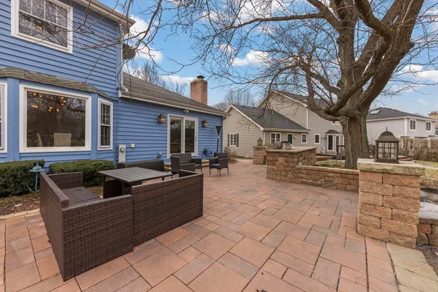 $865,000 | 381 Prairie Knoll Drive, Naperville, IL 60565