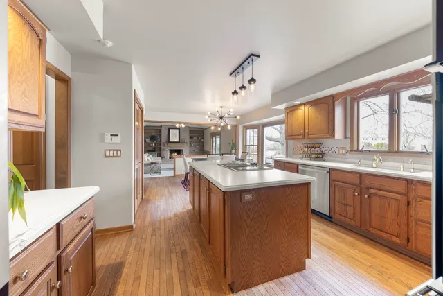 $865,000 | 381 Prairie Knoll Drive, Naperville, IL 60565