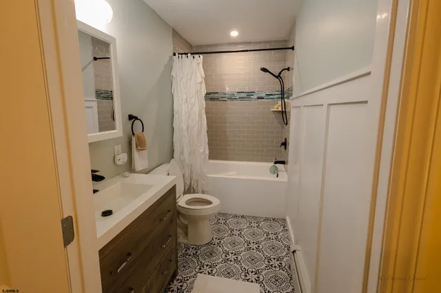 $699,900 | 5143 Venice Avenue, Hammonton, NJ 08037