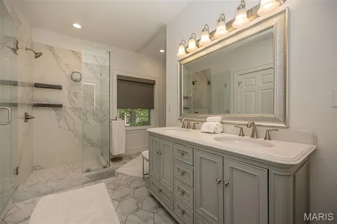 $1,100,000 | 6946 Pershing Avenue, University City, MO 63130