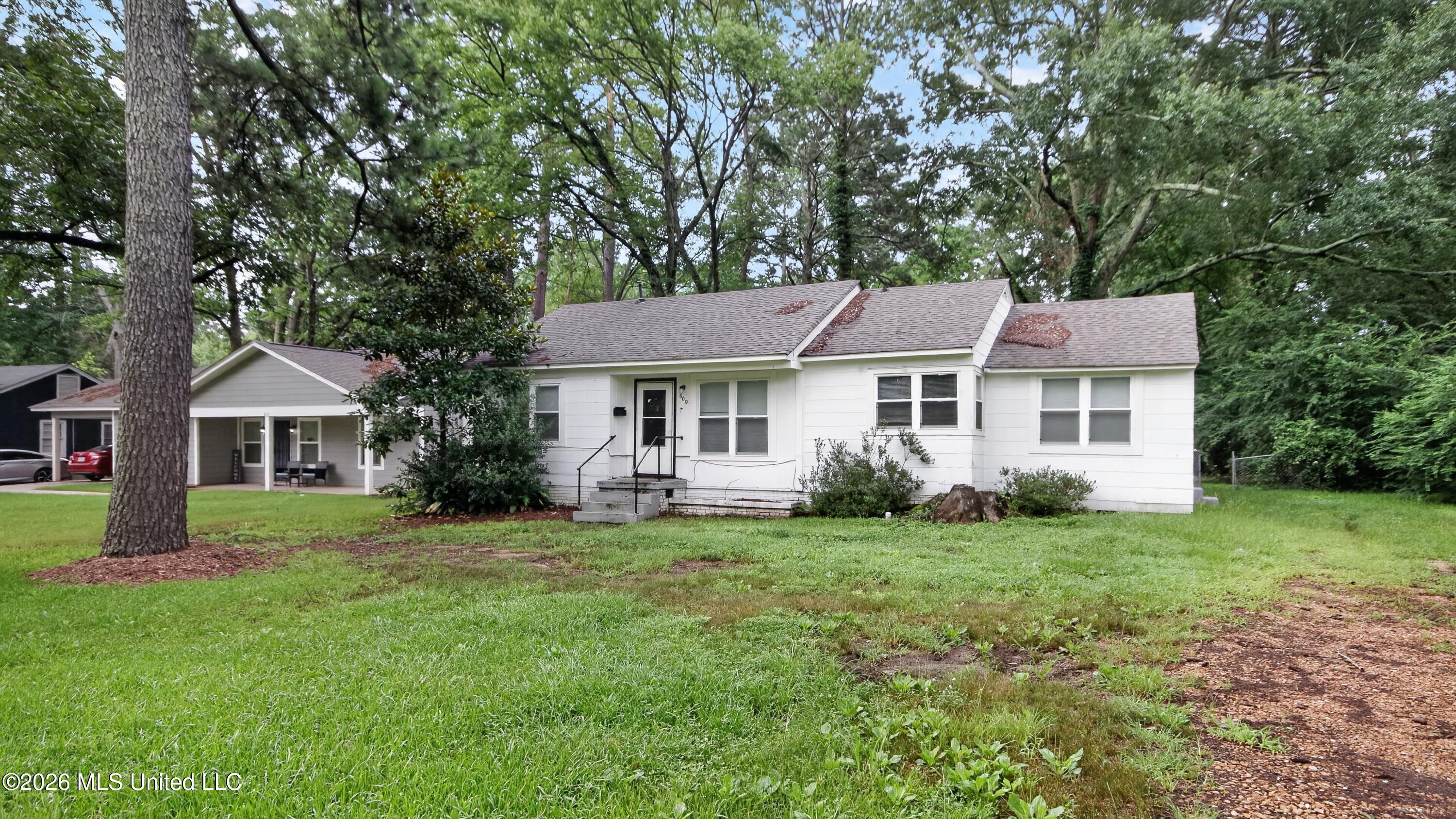 609 Launcelot Road Jackson, MS 39206 - Photo 1 of 30 02_609_Launcelot_Rd-Exterior-0386
