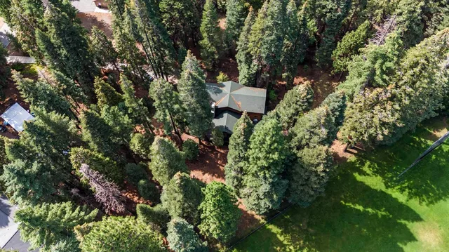 $745,000 | 1131 Lake Ridge Road, Lake Almanor, CA 96137