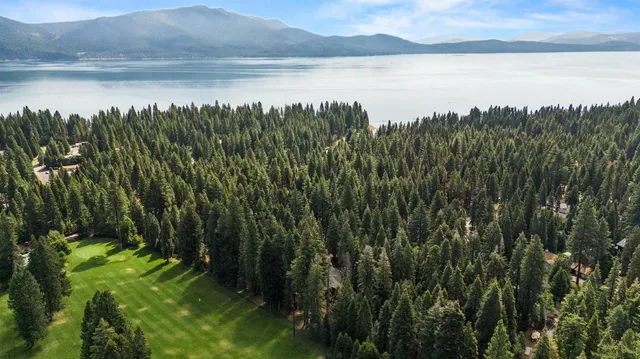 $745,000 | 1131 Lake Ridge Road, Lake Almanor, CA 96137