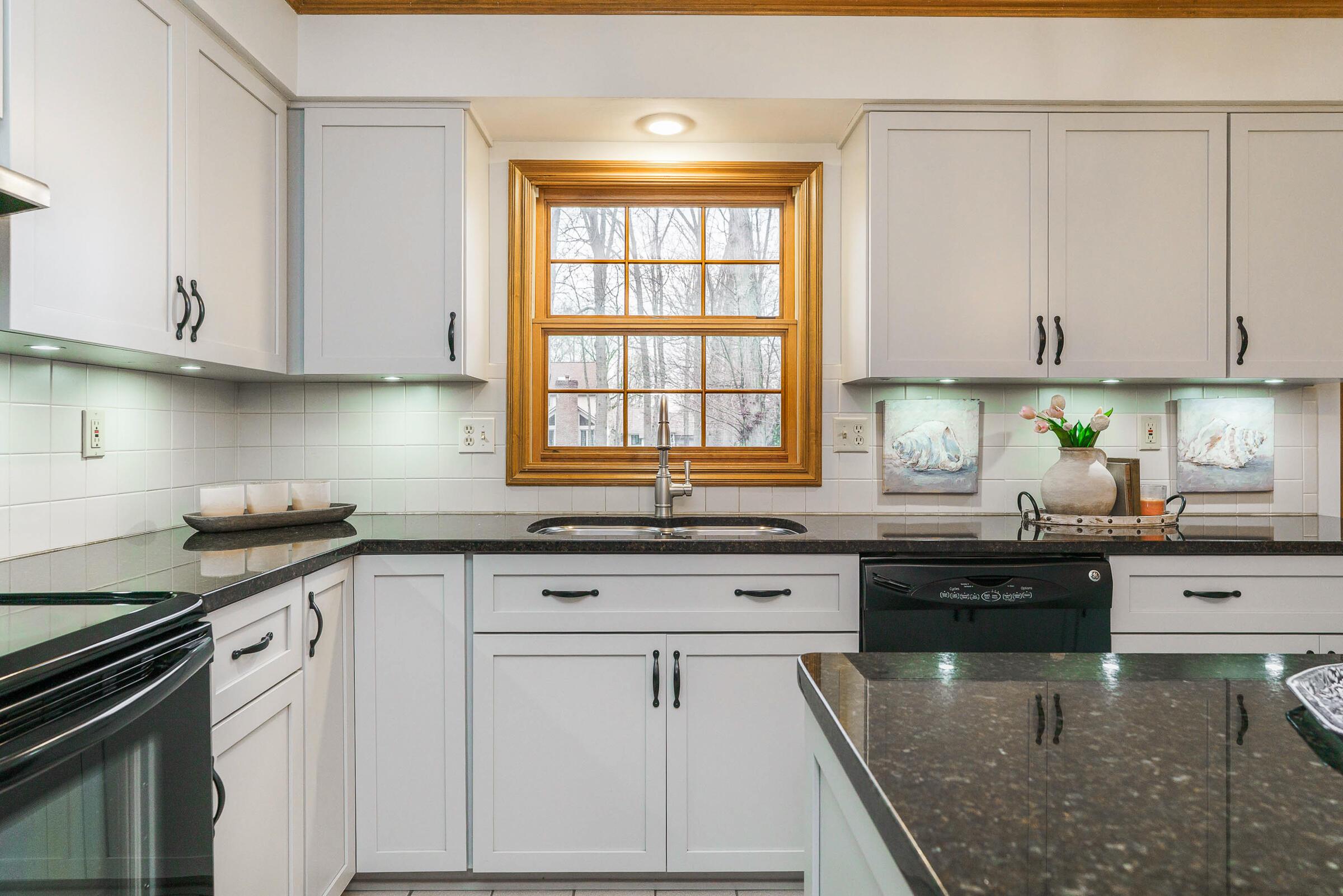 1178 Springtree Lane Westerville, OH 43081 - Photo 16 of 55 Kitchen