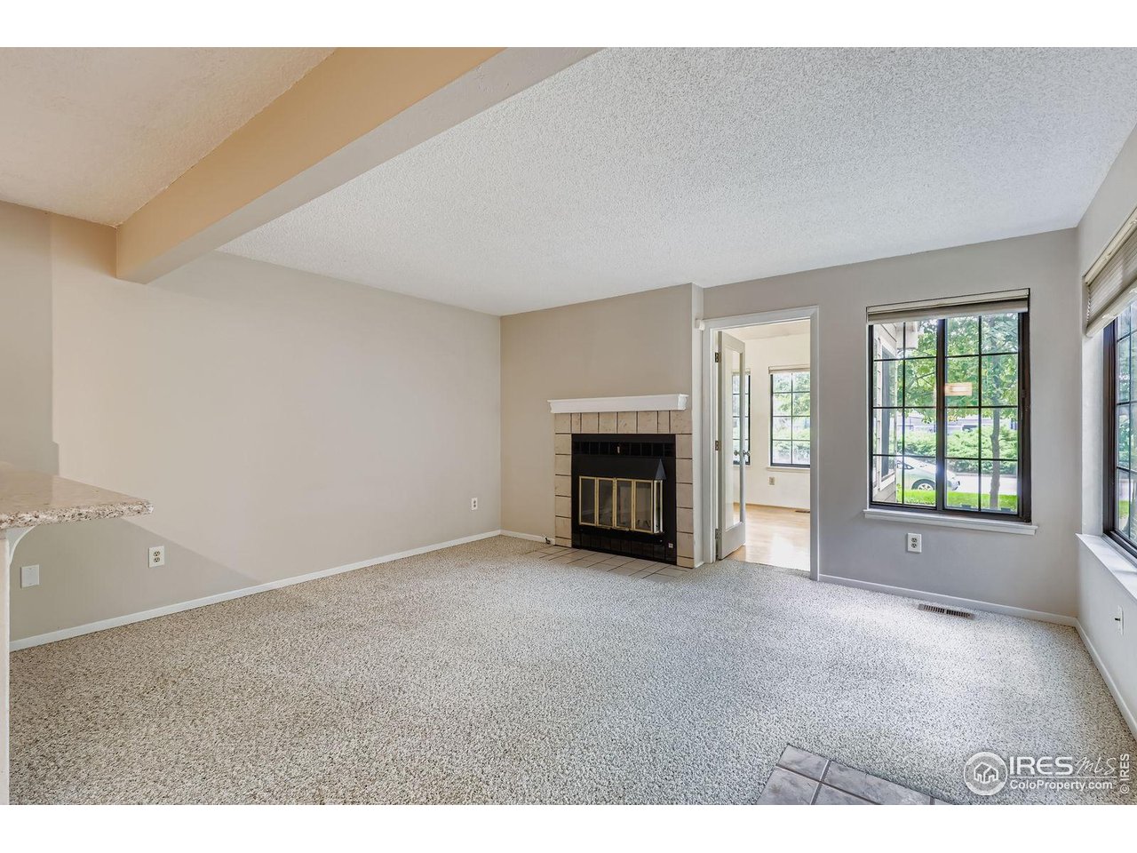4767 White Rock Circle, Unit D Boulder, CO 80301 - Photo 12 of 41 Living Room