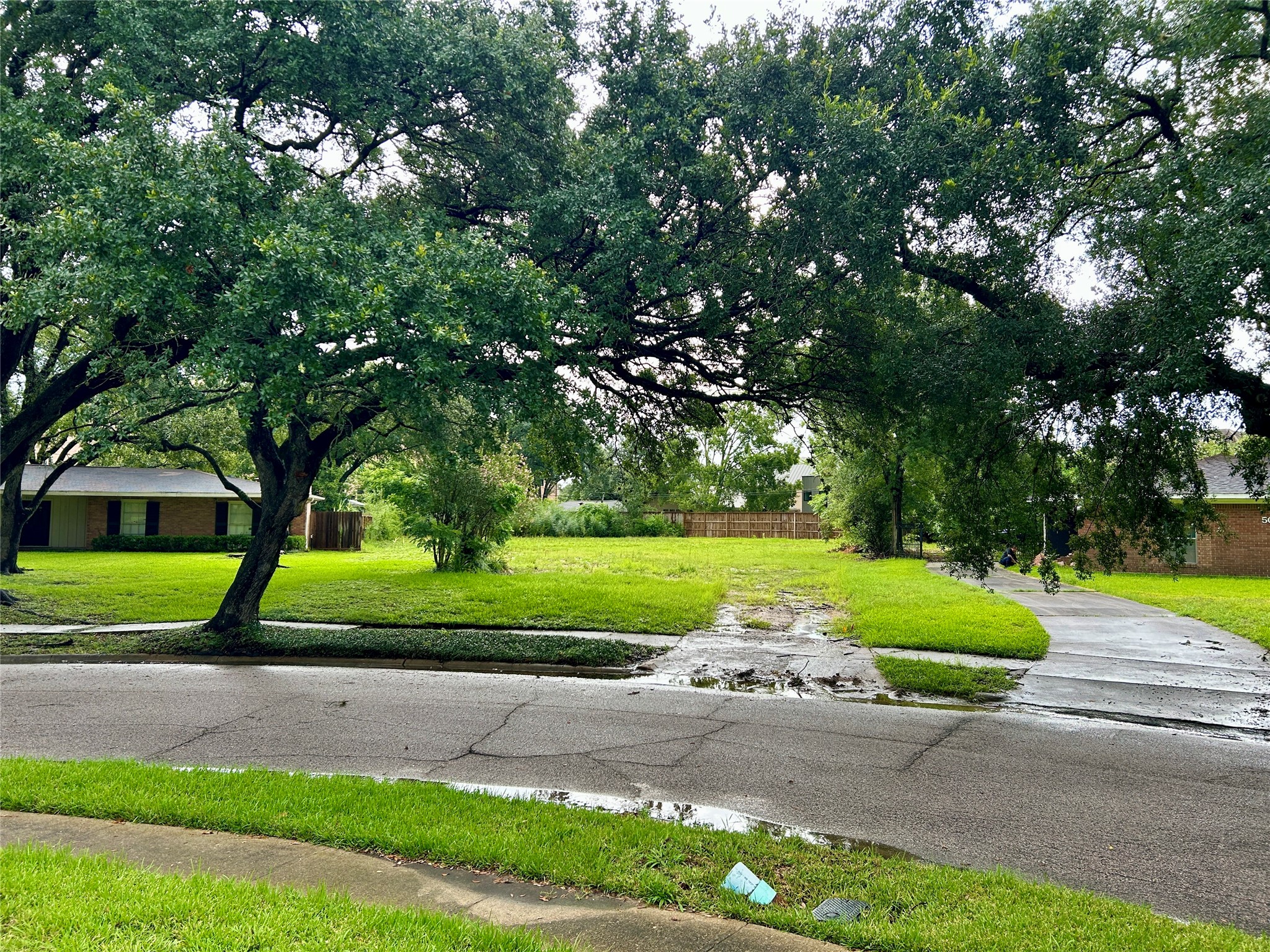 5023 Grape Street Houston, TX 77096 - Photo 4 of 4