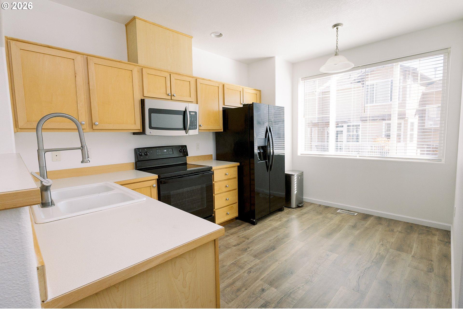 15480 Southwest Sparrow Loop, Unit 102 Beaverton, OR 97007 - Photo 21 of 47 Kitchen/Nook