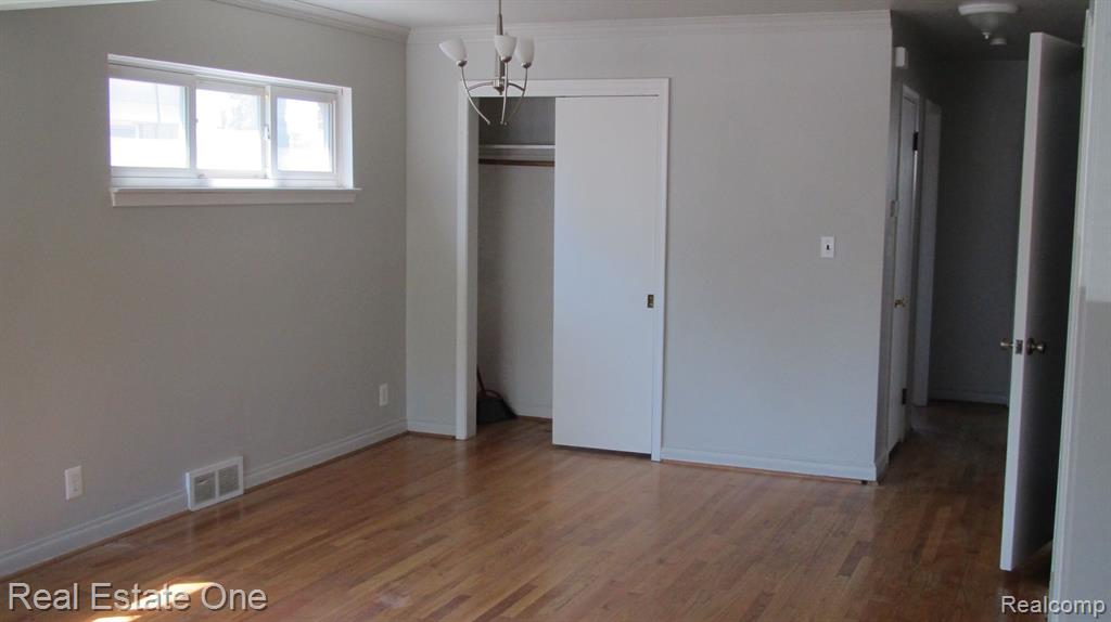 23656 Harvard Street Dearborn, MI 48124 - Photo 5 of 17