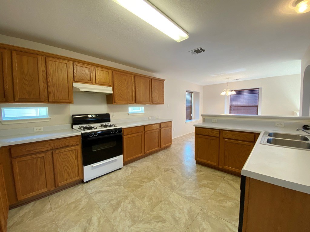 145 Strawn Kyle, TX 78640 - Photo 19 of 40