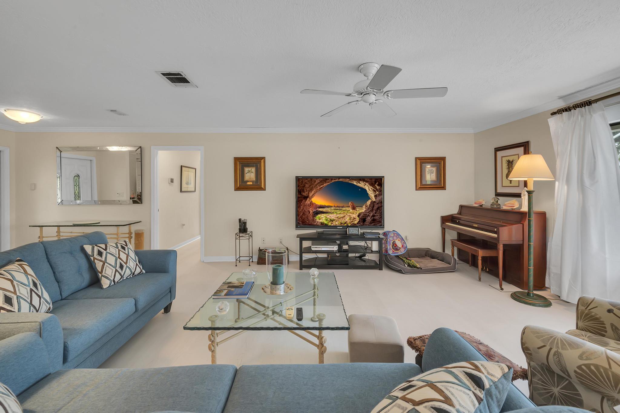 2071 Southeast Erwin Road Port St. Lucie, FL 34952 - Photo 7 of 47 C7ABE617-E973-4D4D-84AC-C815CE5868EC