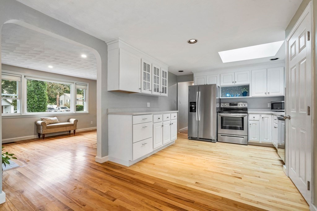 15 Temple Road Waltham, MA 02452 - Photo 8 of 29