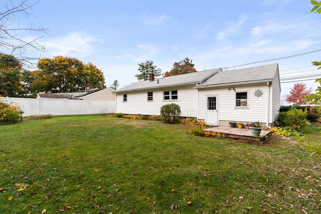 207 Howe Street Methuen, MA 01844 - Photo 32 of 37 Gallery Image 32