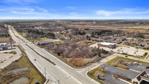 $999,888 | 7626 Green Bay Road, Kenosha, WI 53142