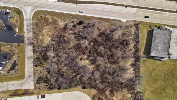 $999,888 | 7626 Green Bay Road, Kenosha, WI 53142