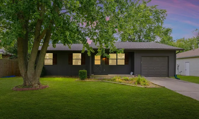 $175,000 | 1905 Summit Drive, Urbana, IL 61802