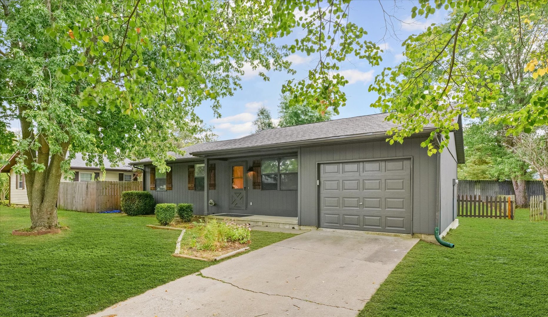 1905 Summit Drive Urbana, IL 61802 - Photo 2 of 31