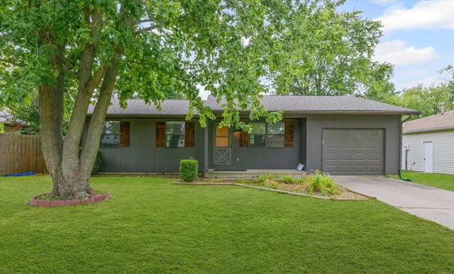 $175,000 | 1905 Summit Drive, Urbana, IL 61802