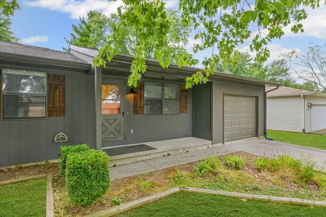 $175,000 | 1905 Summit Drive, Urbana, IL 61802