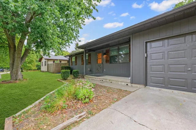 $175,000 | 1905 Summit Drive, Urbana, IL 61802