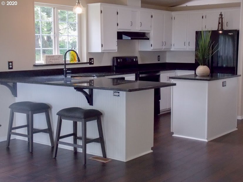 68315 Arawana Road North Bend, OR 97459 - Photo 12 of 24 Gallery Image 12