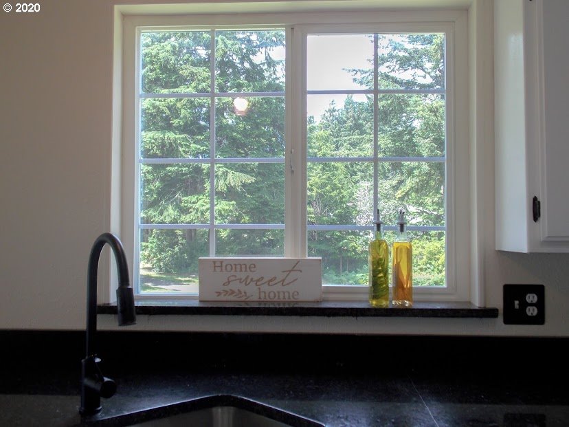 68315 Arawana Road North Bend, OR 97459 - Photo 13 of 24 Gallery Image 13
