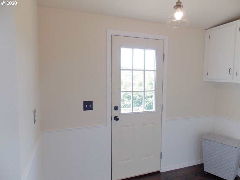 68315 Arawana Road North Bend, OR 97459 - Photo 18 of 24 Gallery Image 18