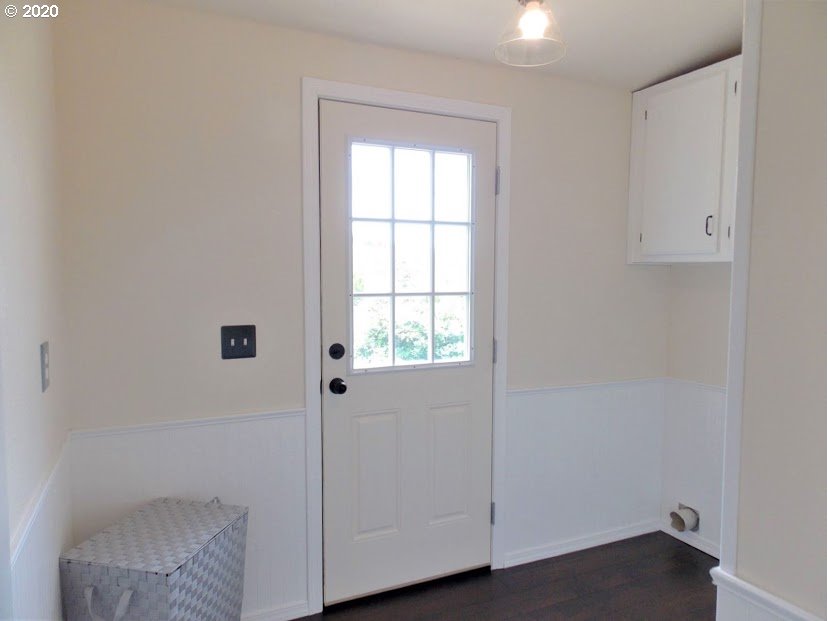 68315 Arawana Road North Bend, OR 97459 - Photo 19 of 24 Gallery Image 19