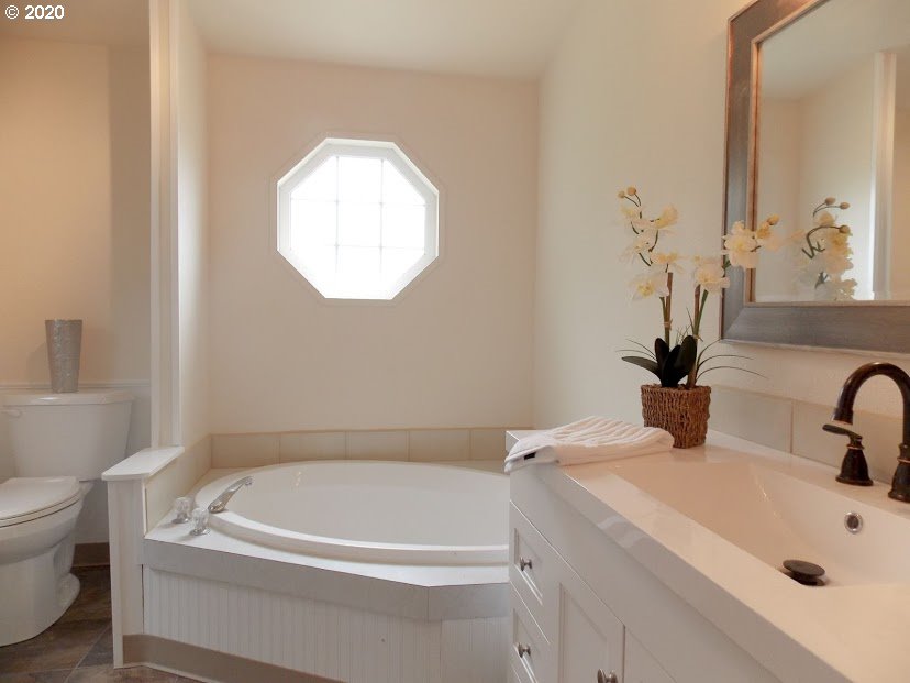 68315 Arawana Road North Bend, OR 97459 - Photo 23 of 24 Gallery Image 23