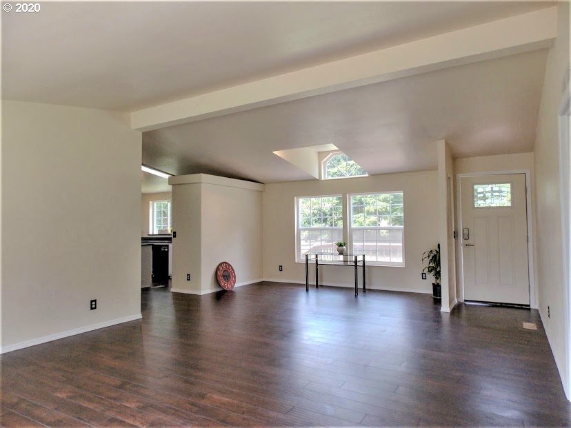 68315 Arawana Road North Bend, OR 97459 - Photo 9 of 24 Gallery Image 9