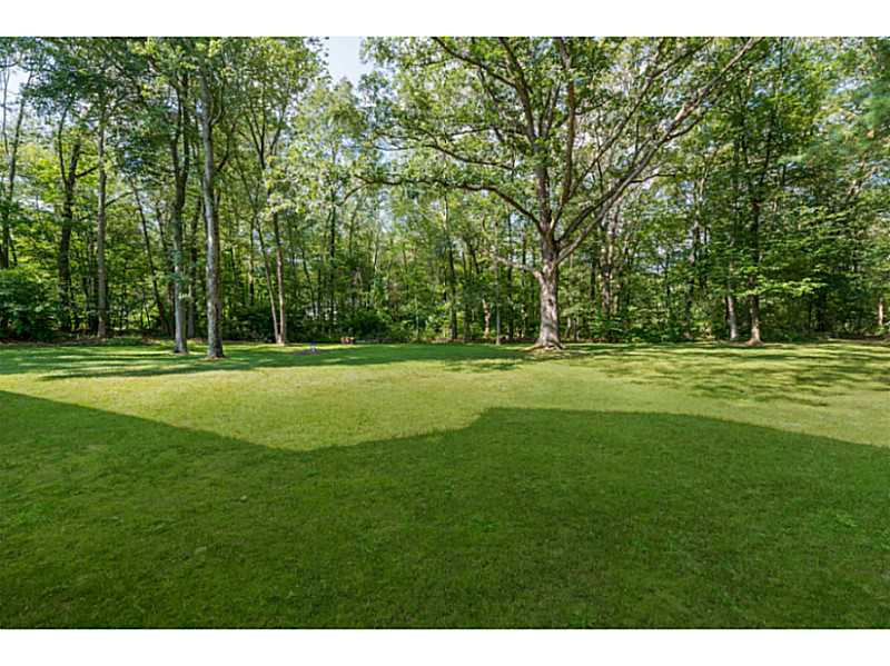 4 Westgate Road Cumberland, RI 02864 - Photo 6 of 25 Yard/Garden.