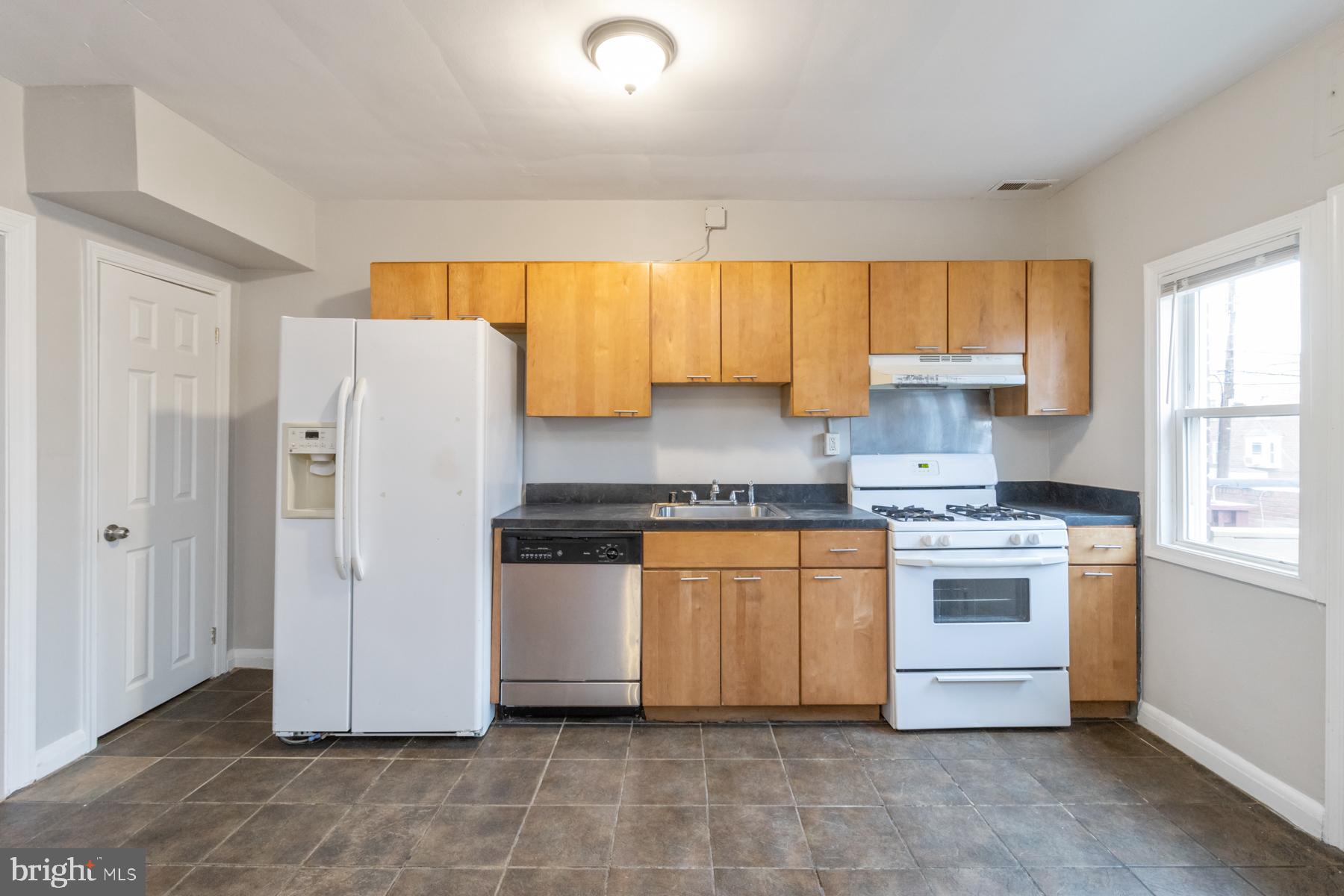 1504 Northwick Road Baltimore, MD 21218 - Photo 9 of 28 Kitchen
