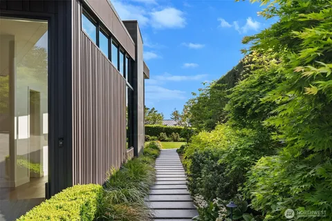 $9,950,000 | 9345 Northeast 19th Street, Clyde Hill, WA 98004