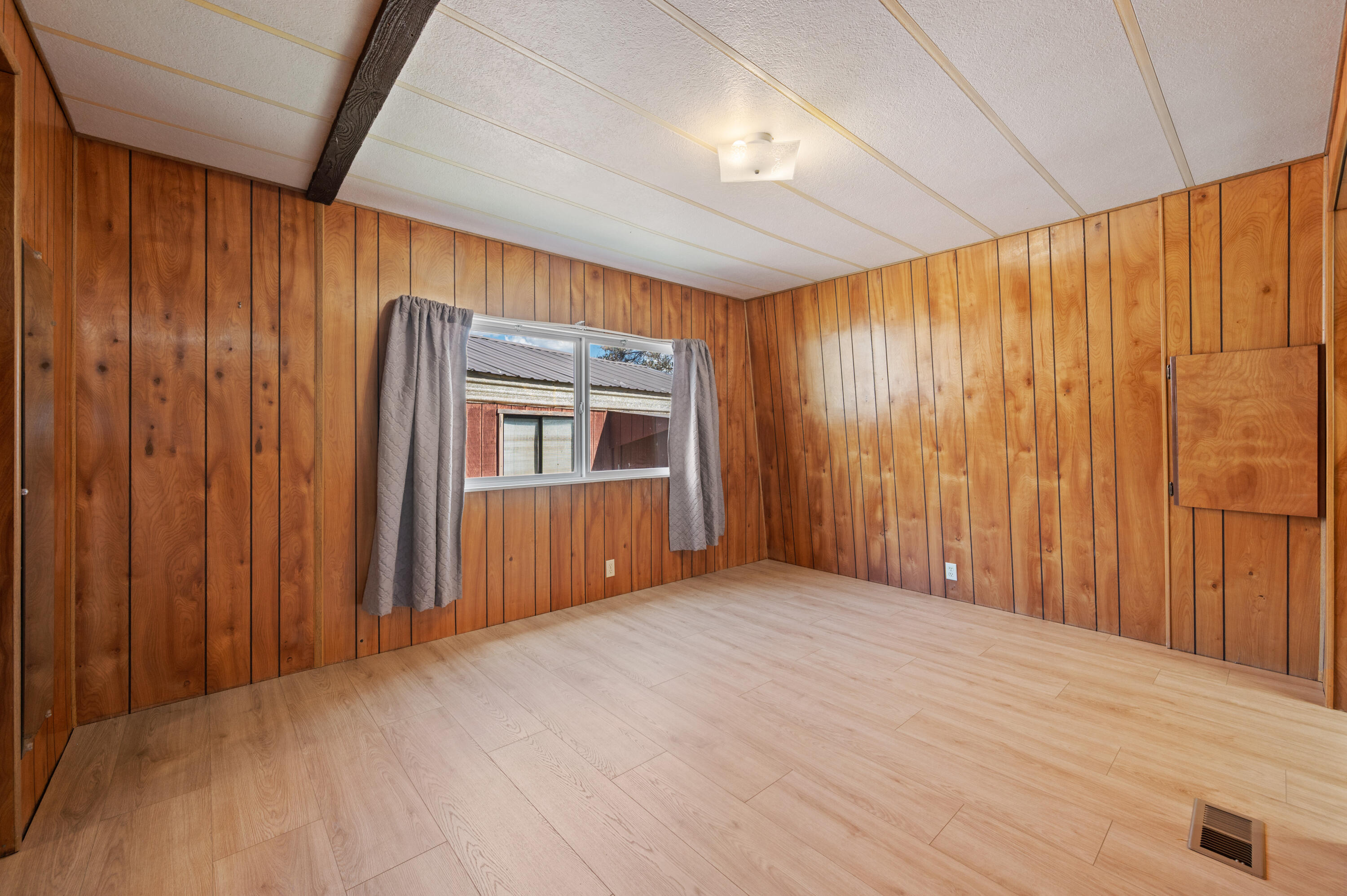133 Southwest Tompsett Street Madras, OR 97741 - Photo 22 of 56