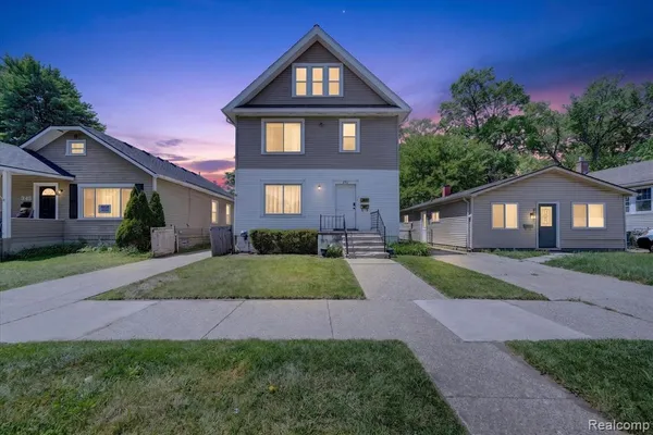 $400,000 | 351 Edgewood Place, Ferndale, MI 48220