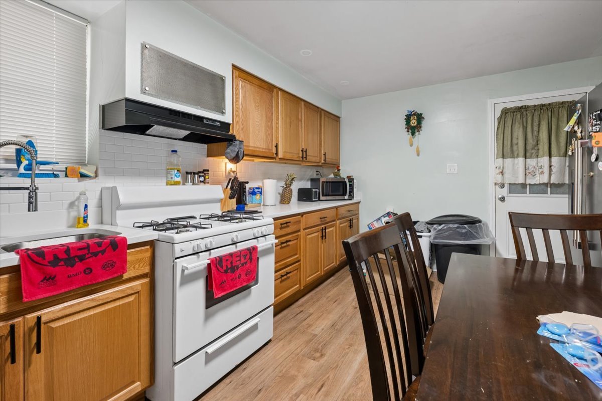 2946 South Loomis Street Chicago, IL 60608 - Photo 8 of 24
