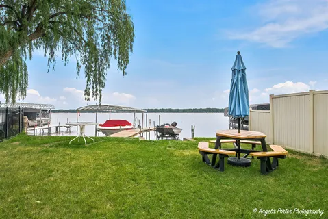 $300,000 | 39 Fairfax, Fox Lake, IL 60020