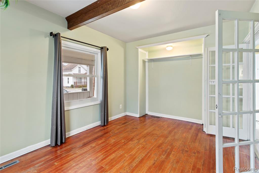 225 West Ridge Street Owosso, MI 48867 - Photo 4 of 46