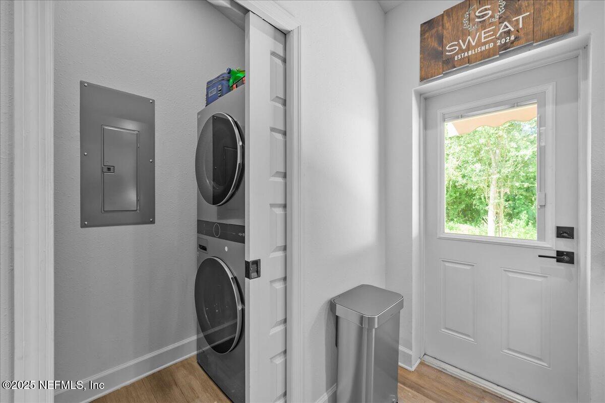 3514 Weaver Road Palatka, FL 32177 - Photo 11 of 30 a utility room with dryer and washer