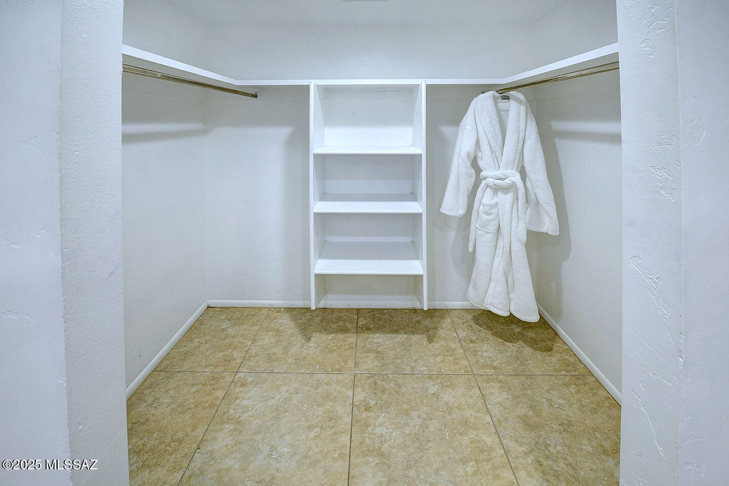 2714 West Magee Road Tucson, AZ 85742 - Photo 17 of 32 Primary Closet