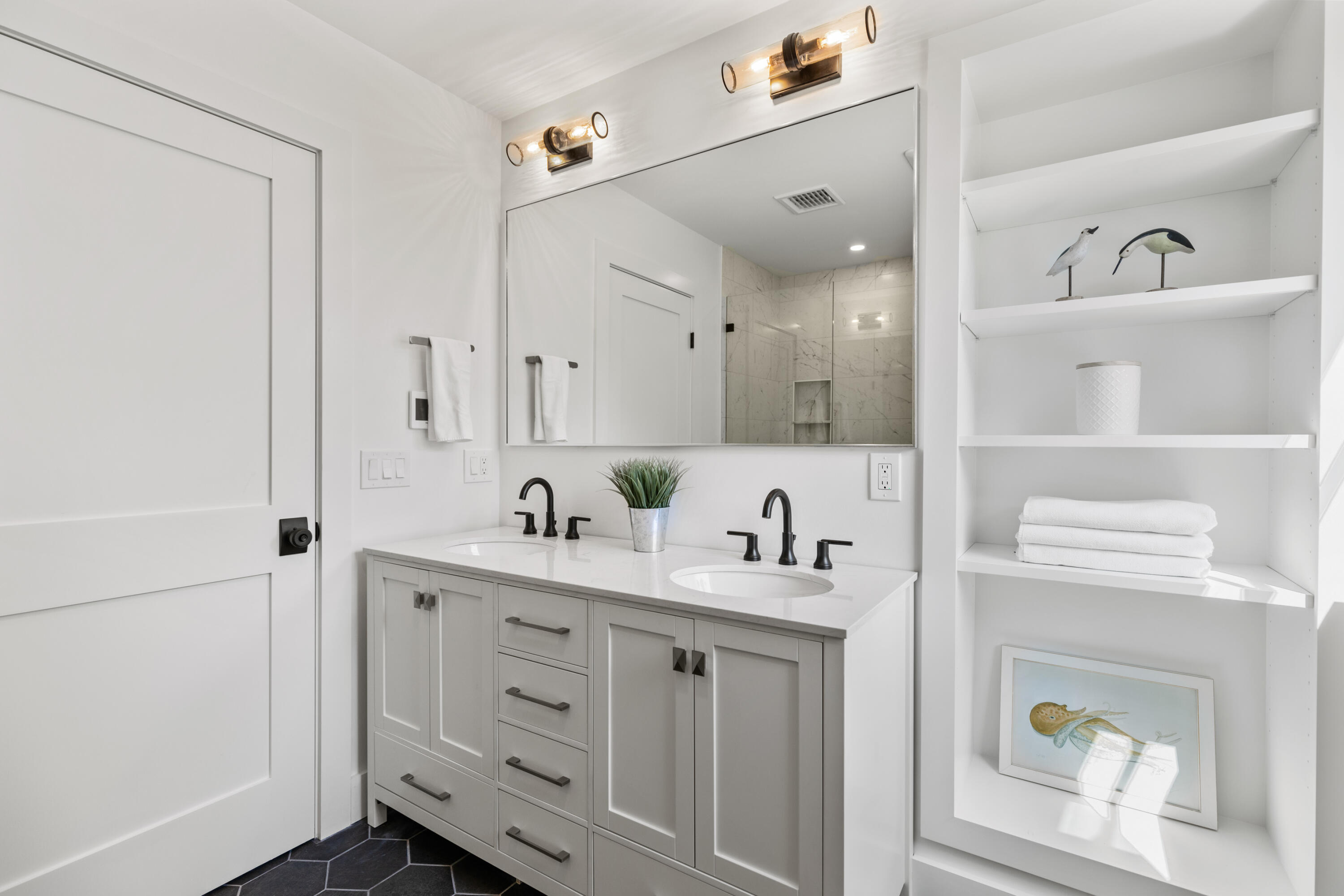 449 Black Point Road Scarborough, ME 04074 - Photo 17 of 32 Primary Suite