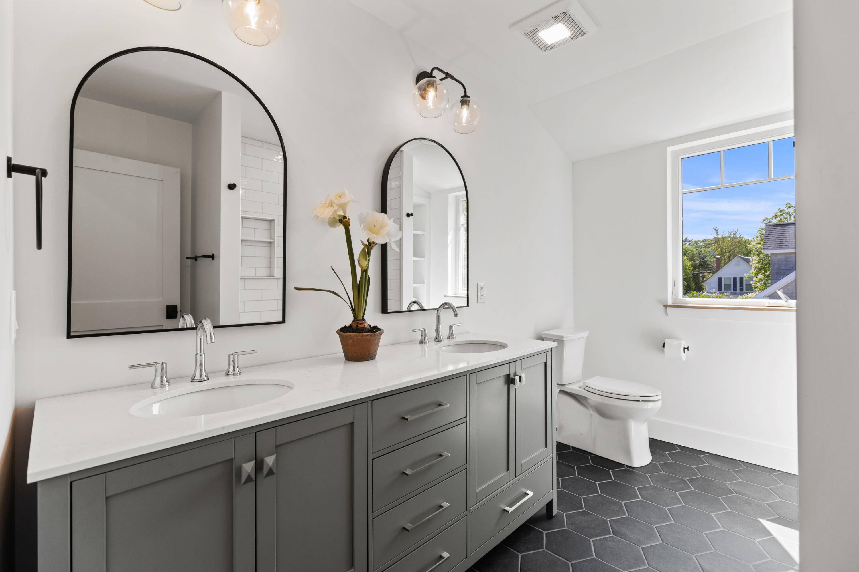 449 Black Point Road Scarborough, ME 04074 - Photo 23 of 32 Hall Bath