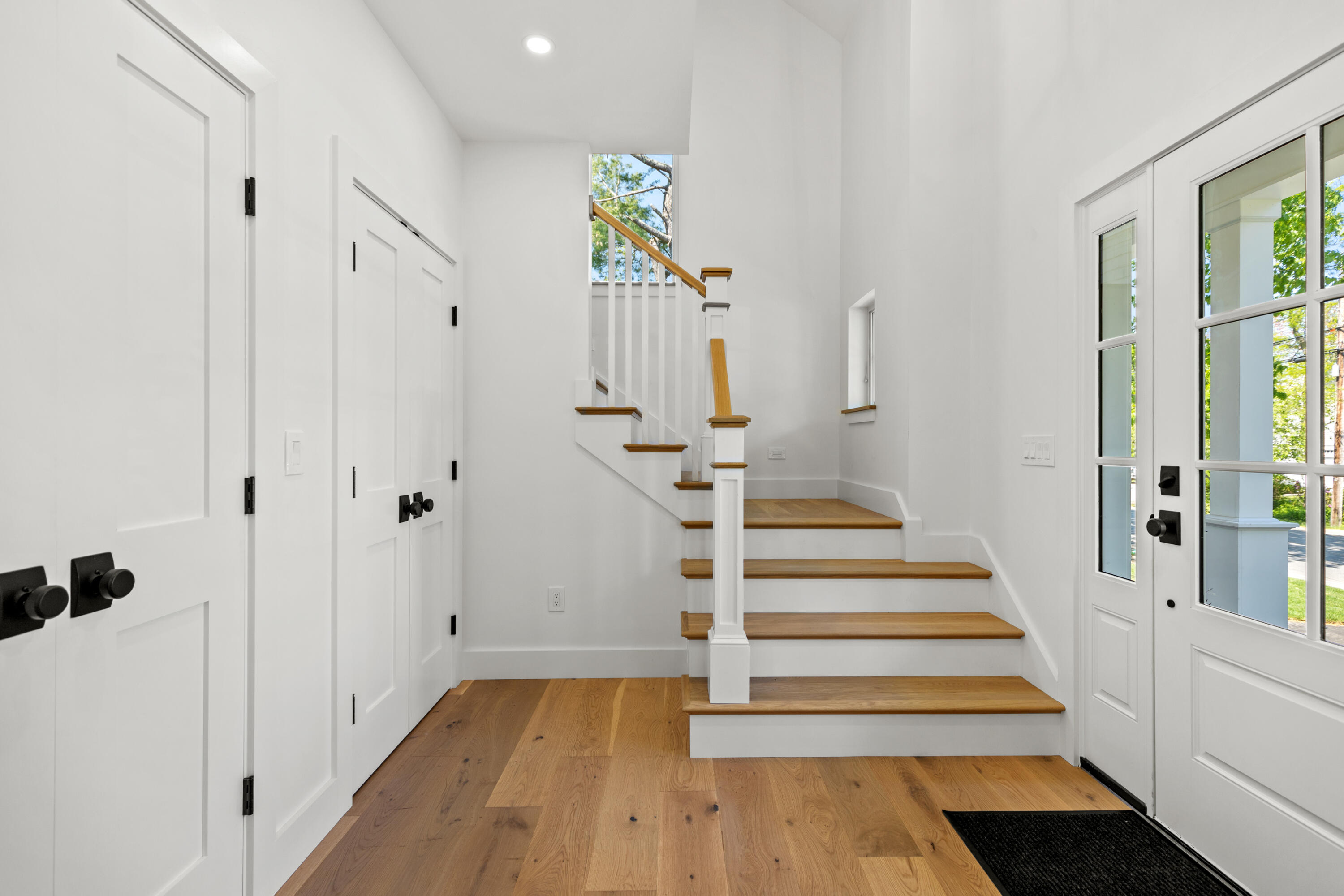 449 Black Point Road Scarborough, ME 04074 - Photo 5 of 32 Front Entry