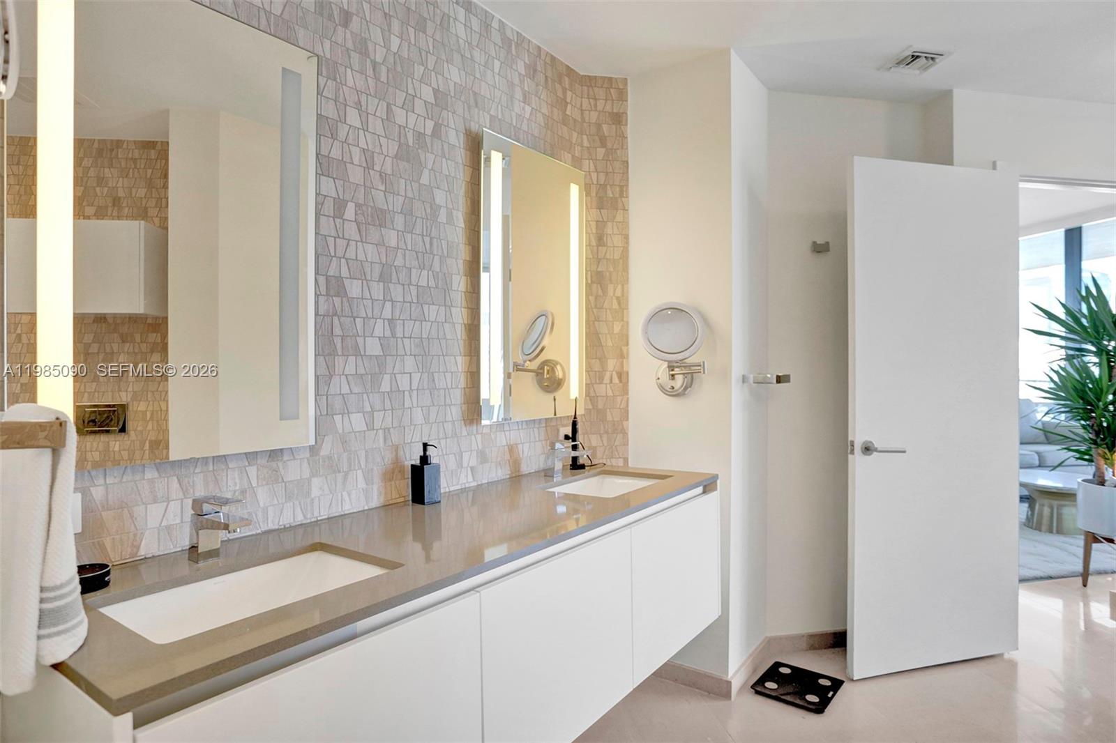 88 Southwest 7th Street, Unit 3511 Miami, FL 33130 - Photo 14 of 23