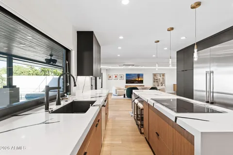 $2,795,000 | 910 East Kaler Drive, Phoenix, AZ 85020