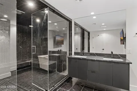 $2,795,000 | 910 East Kaler Drive, Phoenix, AZ 85020