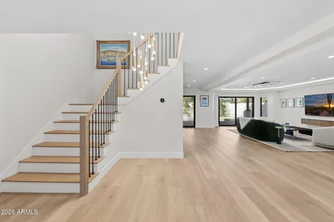 $2,795,000 | 910 East Kaler Drive, Phoenix, AZ 85020